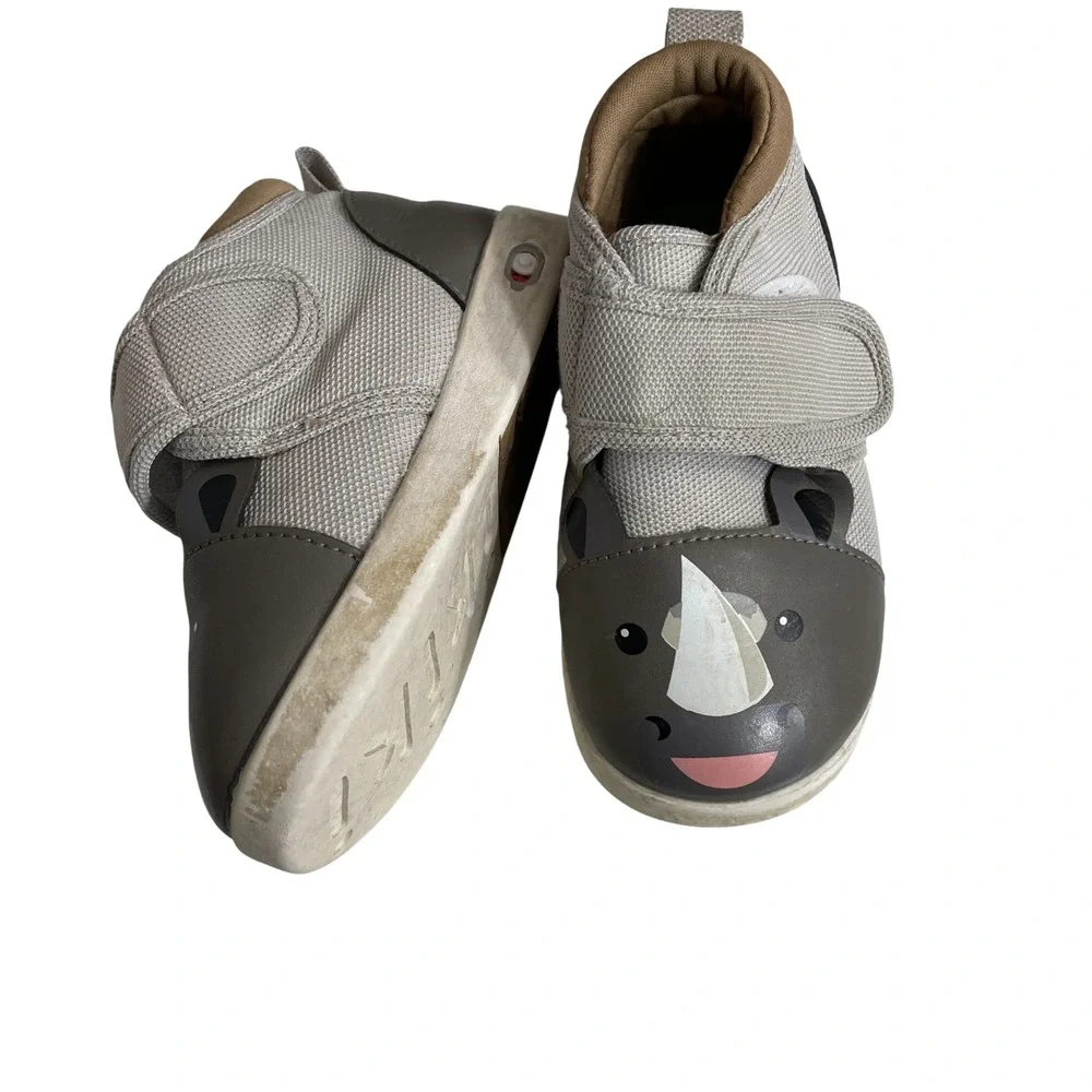 IKIKI Rhini Squeaky Toddler Shoe 7 Grey Fabric Hook Eye Closure Non Marking Sole